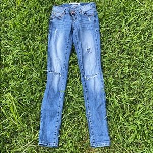 Super adorable skinny jeans!!